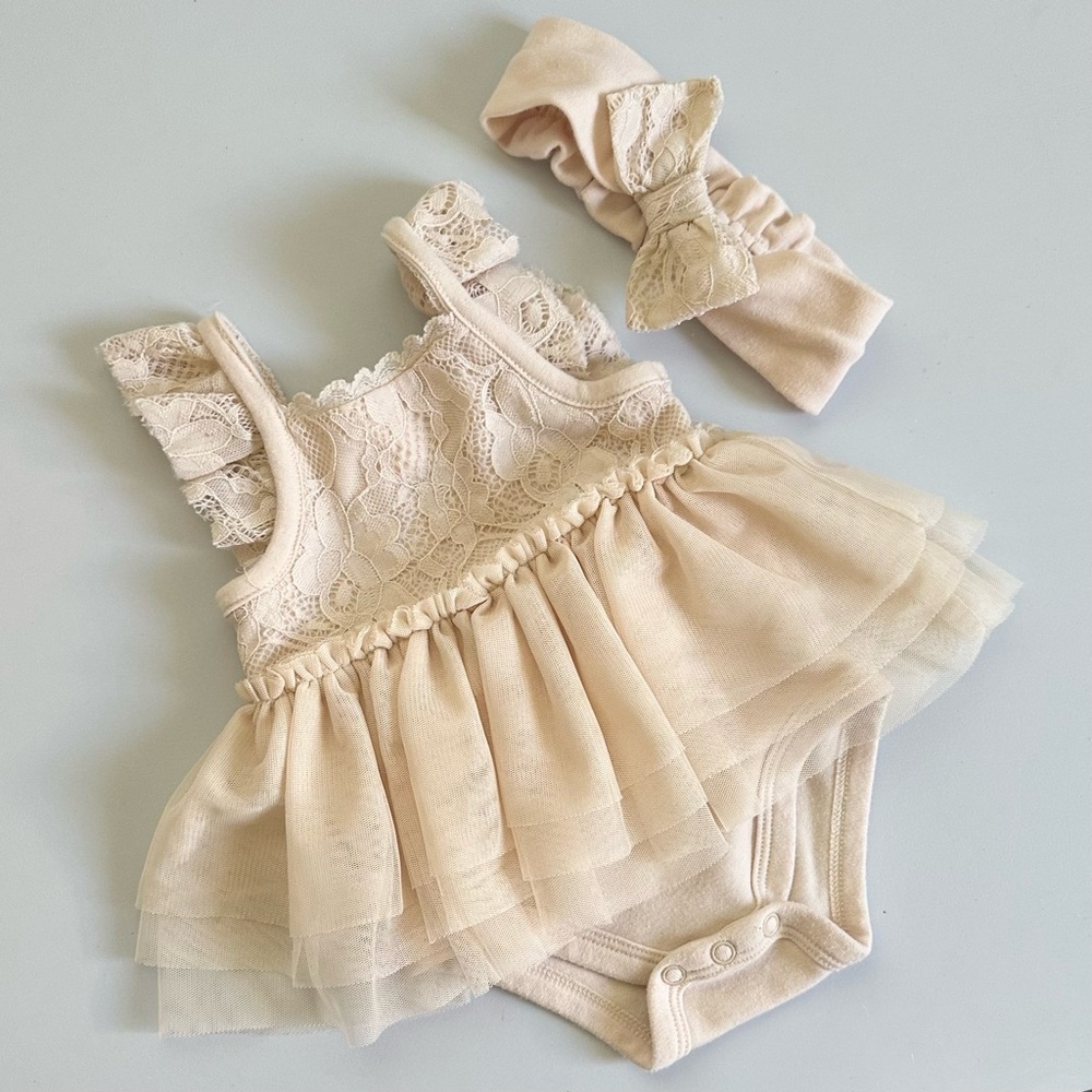 0-3 months baby outfit with headpiece